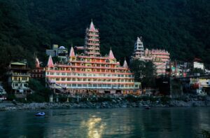 temple, hindu, pilgrim, himalaya, rishikesh, lakshman jula, ganga, uttarakhand, rishikesh, rishikesh, rishikesh, rishikesh, rishikesh, uttarakhand